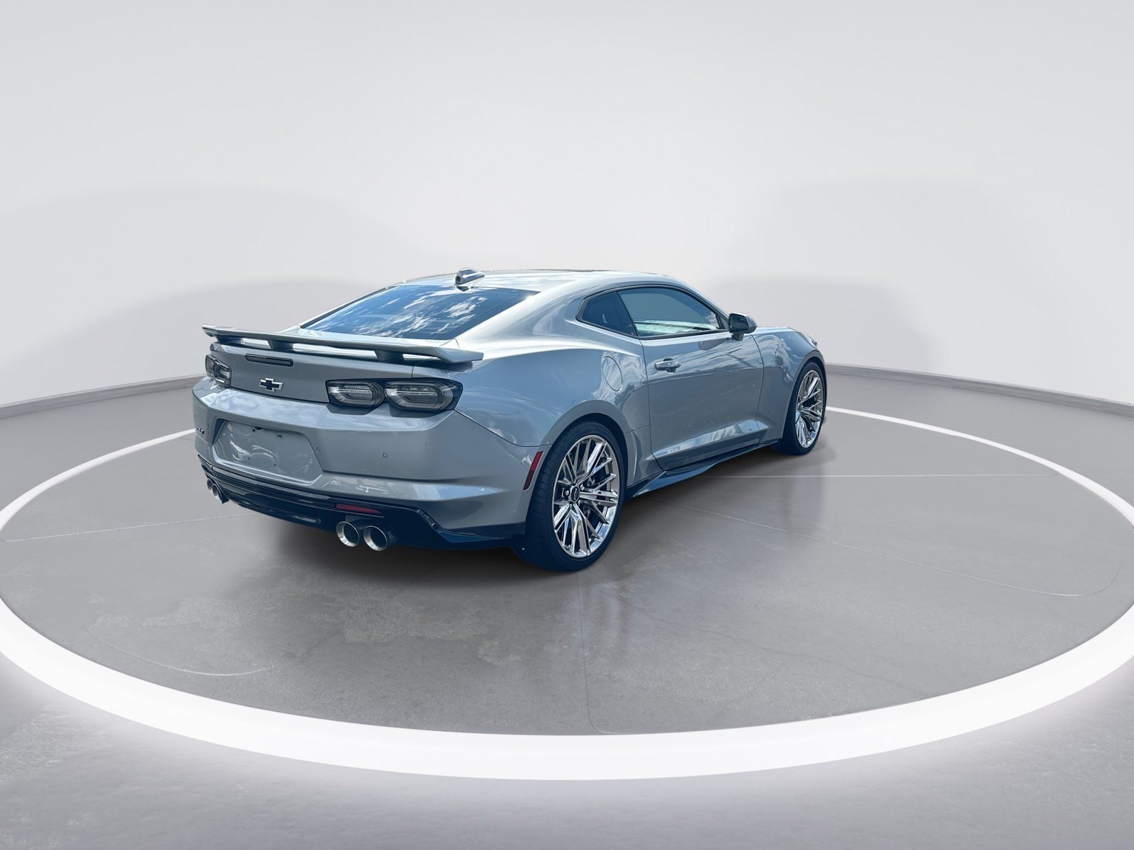 Used 2023 Chevrolet Camaro ZL1 RWD image 9
