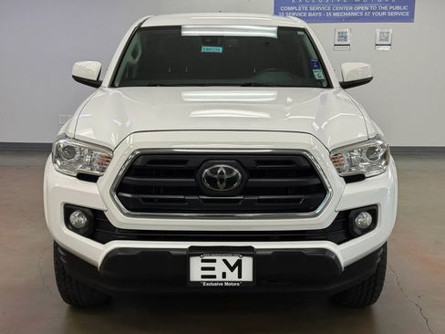 Used 2019 Toyota Tacoma SR5 RWD image 3