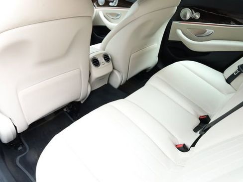 Used 2021 Mercedes-Benz E 350 Sedan image 35