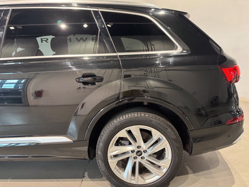 Used 2023 Audi Q7 2.0T Premium w/ Convenience Package AWD/4WD image 4
