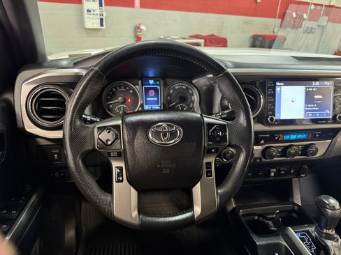 Used 2021 Toyota Tacoma Limited w/ Nightshade Package AWD/4WD image 9