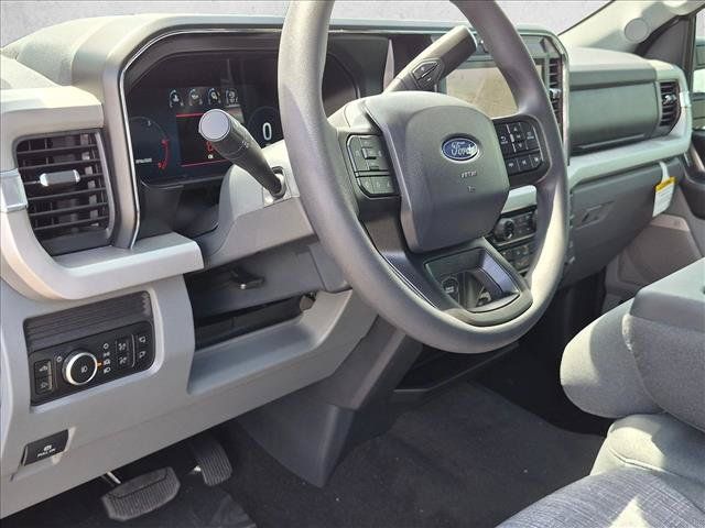 New 2027 Ford F250 XLT w/ XLT Premium Package AWD/4WD image 3