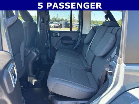 Used 2024 Jeep Wrangler Unlimited AWD/4WD image 14