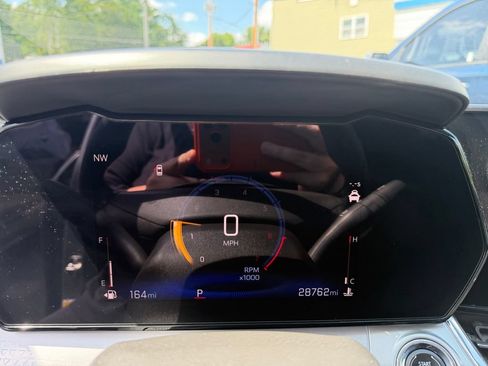 Used 2025 Chevrolet Trax LT FWD image 16