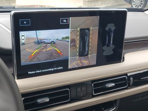 Certified 2022 Lincoln Nautilus Reserve w/ Equipment Group 201A image 17