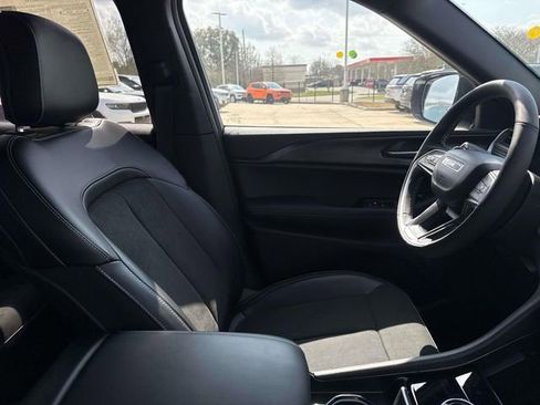 New 2025 Jeep Grand Cherokee L Altitude RWD image 25