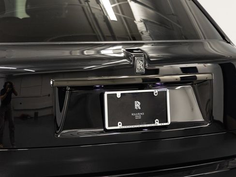 Certified 2025 Rolls-Royce Cullinan Black Badge AWD/4WD image 17