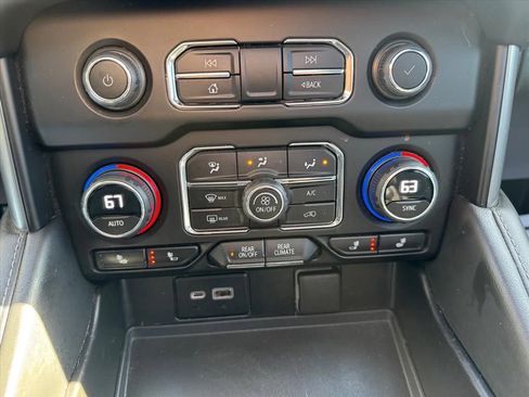 Used 2023 Chevrolet Tahoe Z71 w/ Luxury Package image 24