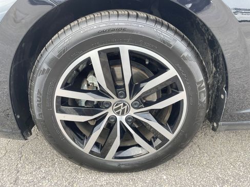 Used 2025 Volkswagen Jetta SE image 30