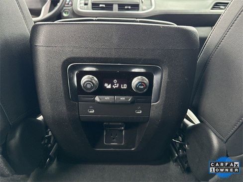 Used 2023 GMC Yukon XL SLT image 25