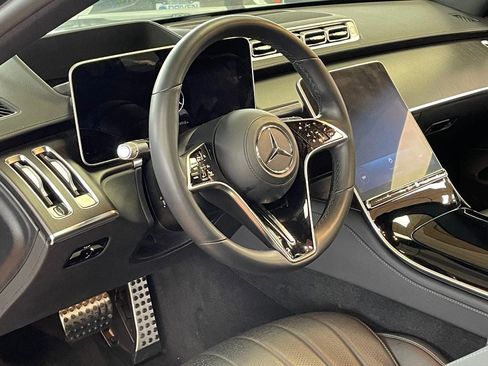 Used 2022 Mercedes-Benz S 500 4MATIC w/ AMG Line Package image 17