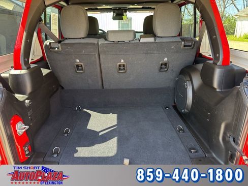 Used 2025 Jeep Wrangler Unlimited Sahara AWD/4WD image 37