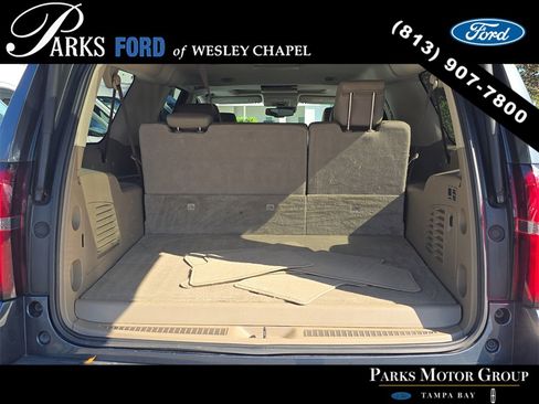 Used 2020 Chevrolet Suburban LT image 9