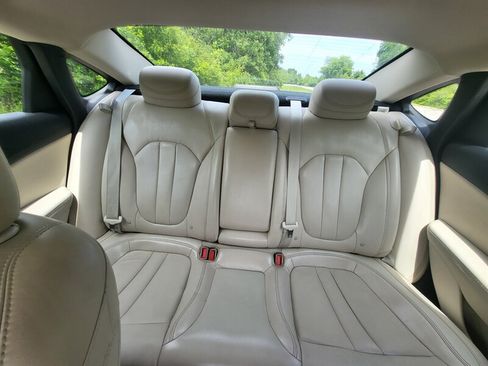Used 2015 Chrysler 200 C w/ Navigation & Sound Group I FWD image 16