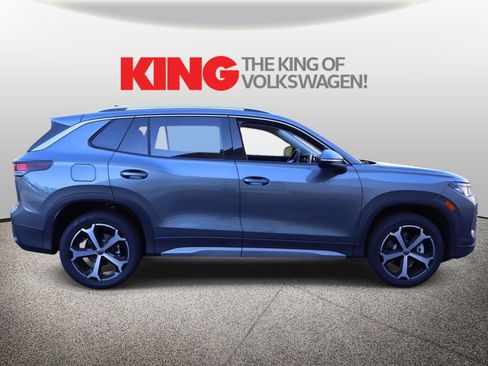 New 2026 Volkswagen Tiguan SE image 2