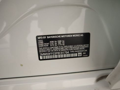 Used 2023 BMW 330i Sedan w/ M Sport Package image 36