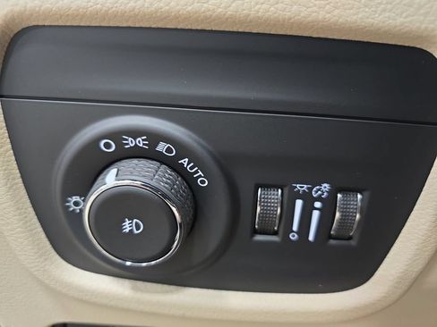 New 2026 Jeep Grand Cherokee Limited AWD/4WD image 26