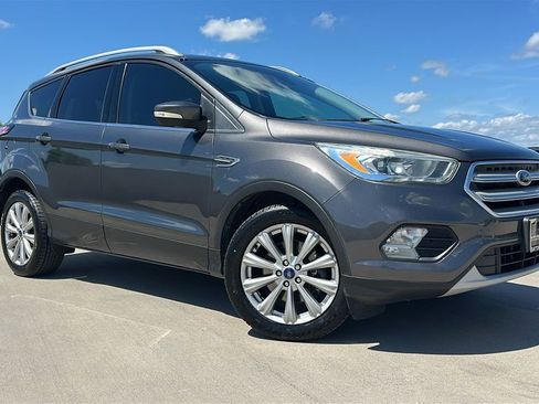 Used 2017 Ford Escape Titanium FWD image 4