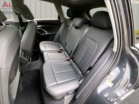 Used 2025 Audi Q5 Premium w/ Convenience Package image 22