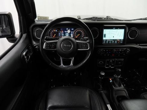 Used 2018 Jeep Wrangler Unlimited Sahara w/ Uconnect 4C Nav & Sound Group AWD/4WD image 26