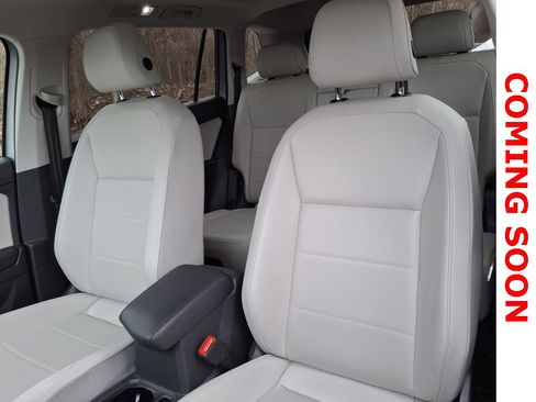 Used 2020 Volkswagen Tiguan SE image 10
