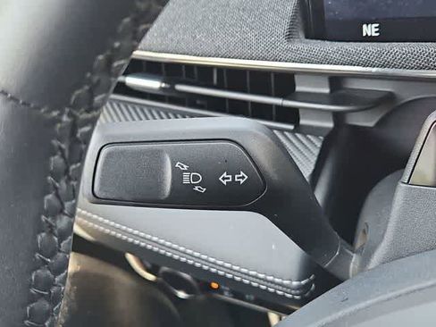 Used 2023 Ford Mustang Mach-E Premium image 27