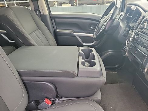 Used 2017 Nissan Titan SV AWD/4WD image 40