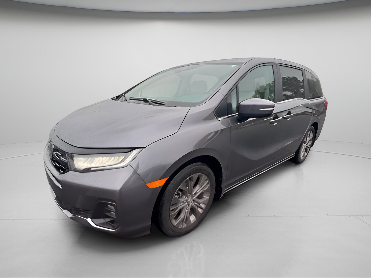 Used 2025 Honda Odyssey Touring image 2
