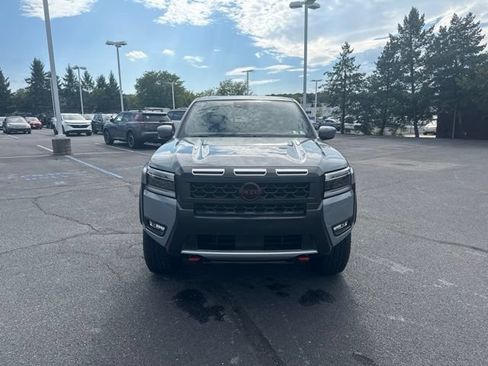 Used 2025 Nissan Frontier PRO-4X AWD/4WD image 2