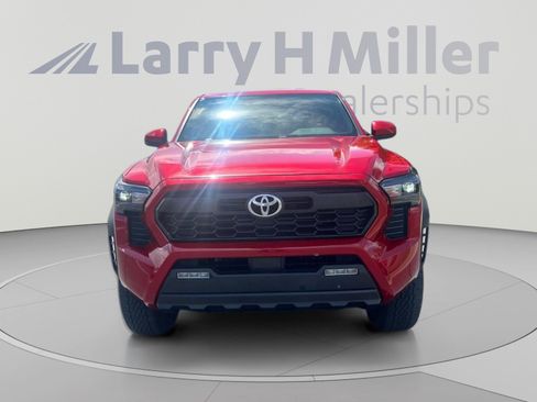 Used 2024 Toyota Tacoma TRD Off-Road AWD/4WD image 9