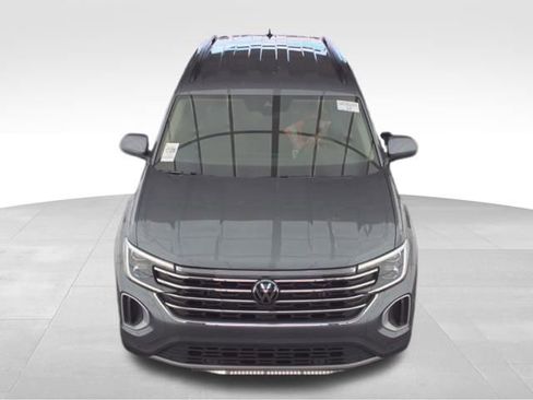 Used 2025 Volkswagen Atlas SE AWD/4WD image 12