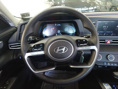 Certified 2024 Hyundai Elantra SE FWD image 15