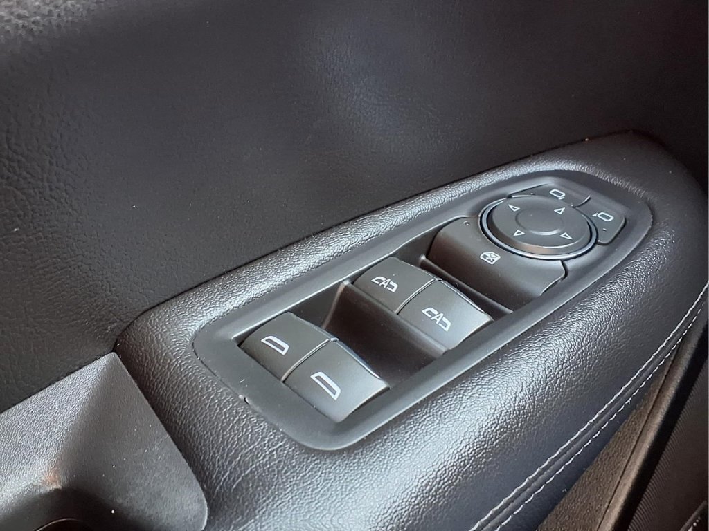 Used 2023 Cadillac XT5 Luxury w/ LPO, Floor Liner Package FWD image 19