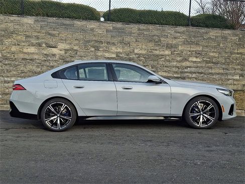 New 2026 BMW 530i xDrive 530i xDrive w/ M Sport Package image 7