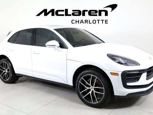 Used 2024 Porsche Macan w/ Premium Plus Package AWD/4WD image 2