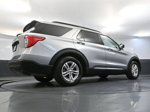 Used 2022 Ford Explorer XLT RWD image 48