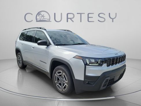 Certified 2026 Jeep Cherokee Laredo AWD/4WD image 4