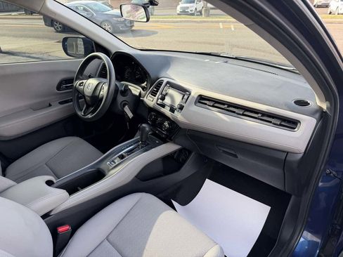 Used 2016 Honda HR-V LX image 19