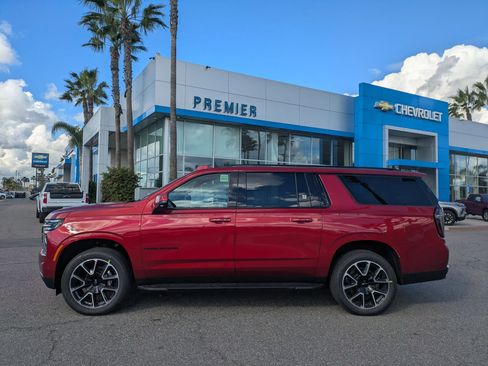 New 2026 Chevrolet Suburban RST w/ Comfort Package image 2