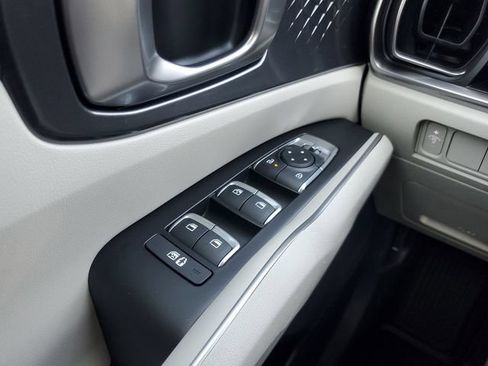 Certified 2025 Kia Sorento S w/ Panoramic Sunroof Package FWD image 27