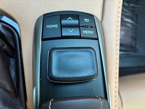 Used 2018 Lexus ES 300h image 32