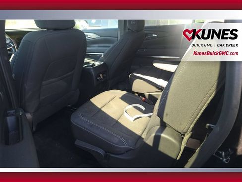 Used 2024 Chevrolet Traverse LT FWD image 26
