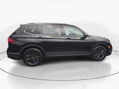 Used 2023 Volkswagen Tiguan SE FWD image 11