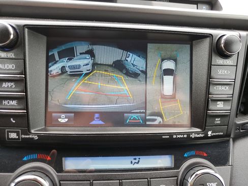 Used 2016 Toyota RAV4 SE image 52