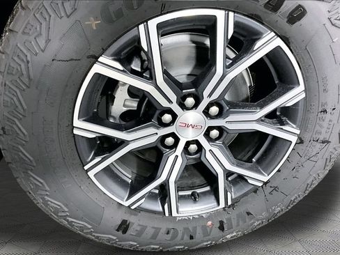 New 2026 GMC Acadia AT4 w/ LPO, All-Weather Package AWD/4WD image 13
