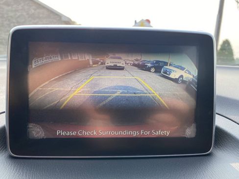Used 2016 MAZDA MAZDA3 i Touring FWD image 28