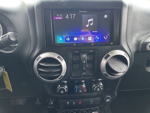 Used 2015 Jeep Wrangler Unlimited Sahara w/ Dual Top Group image 23