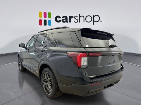 Used 2025 Ford Explorer ST-Line w/ ST-Line Street Pack AWD/4WD image 3