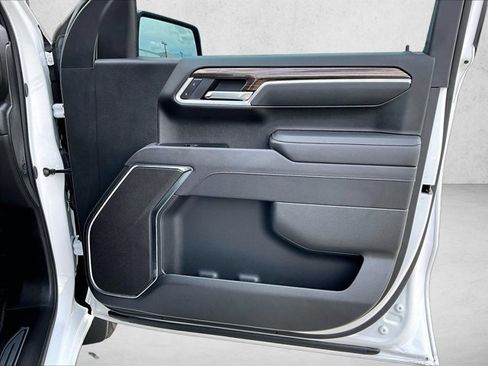 Used 2025 Chevrolet Silverado 1500 LT image 19