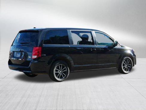 Used 2019 Dodge Grand Caravan SXT w/ Driver Convenience Group FWD image 2